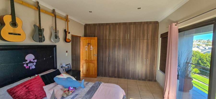 4 Bedroom Property for Sale in Myburgh Park Western Cape